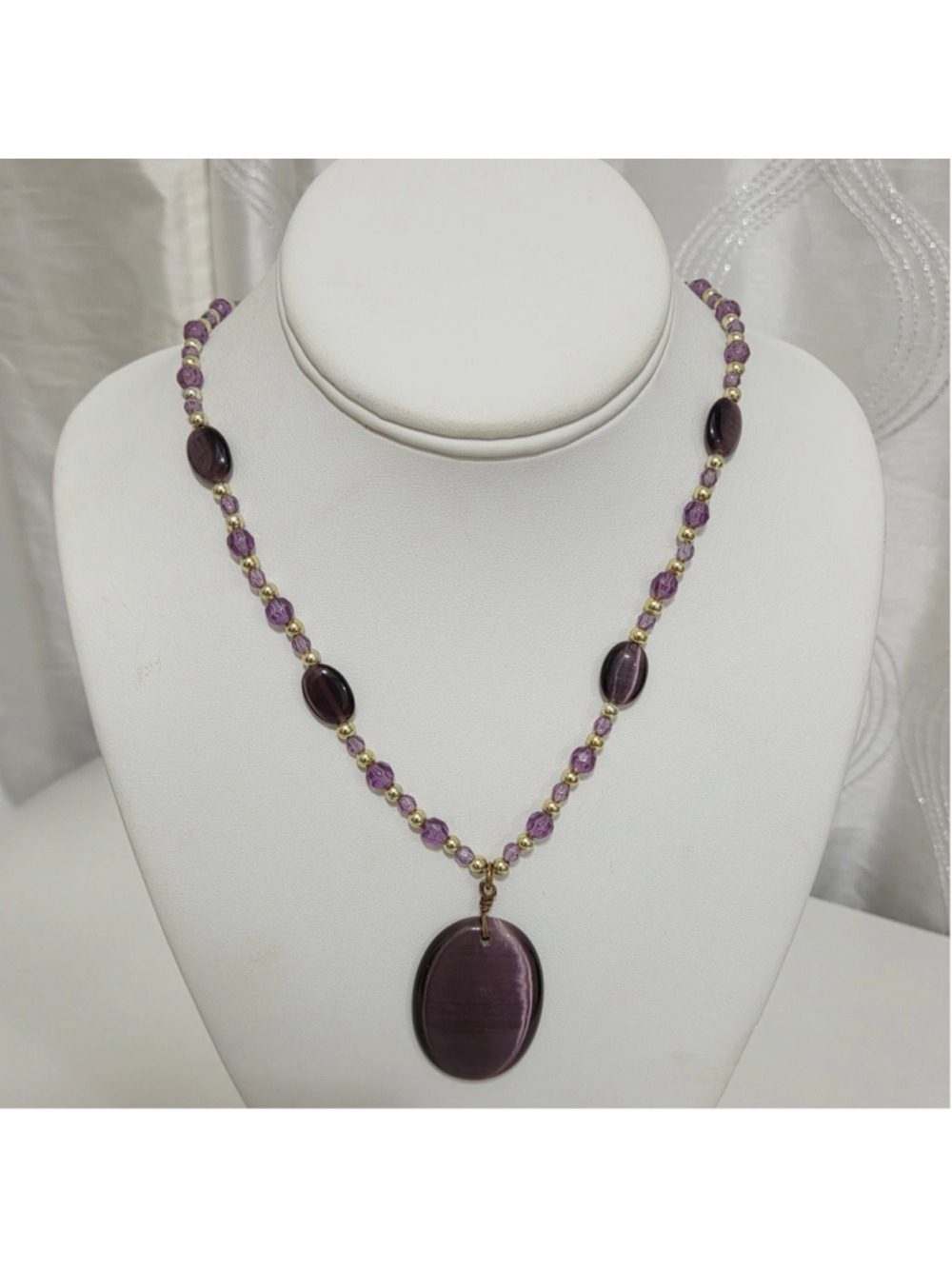 Women's Unbranded Purple and Gold Beaded Necklace Size